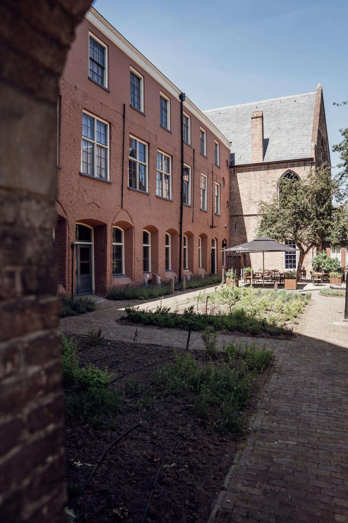 Broederenklooster Hotel ซุทเฟน ภายนอก รูปภาพ